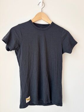 TRACKSMITH women’s Harrier tee